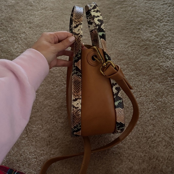 Madewell Sydney Crossbody Bag: Snake Embossed Leather Edition - light brown - Picture 8 of 8